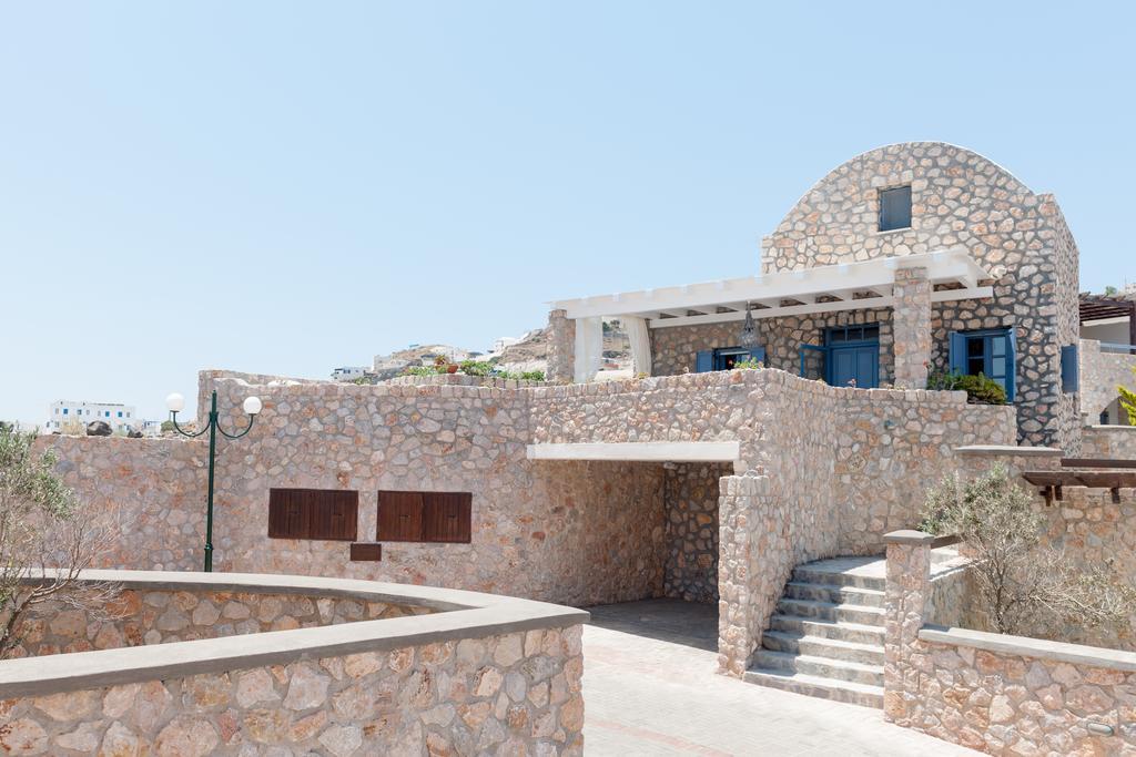 Red Cliff Villa 2Bedroom Villa With Caldera View And Plunge Pool Akrotírion Oda fotoğraf